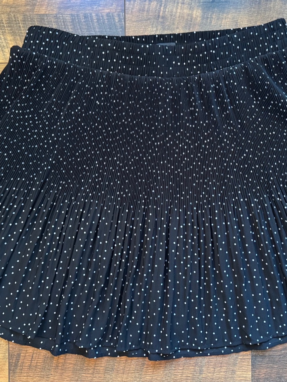 Torrid size 1 black polka dot chiffon pleated skater skirt